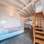 Crystal 4*
