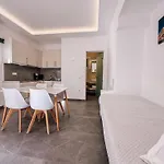 Crystal Apart Otel