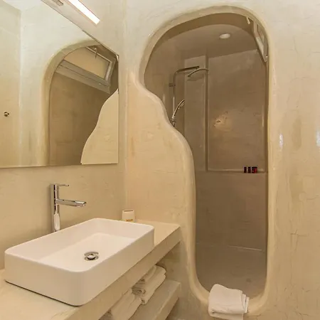 Crystal アパートホテル