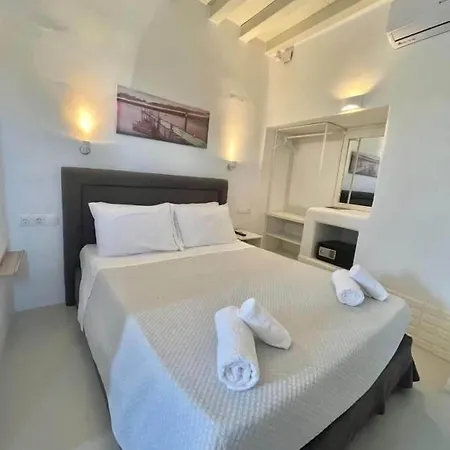 Crystal アパートホテル 4*